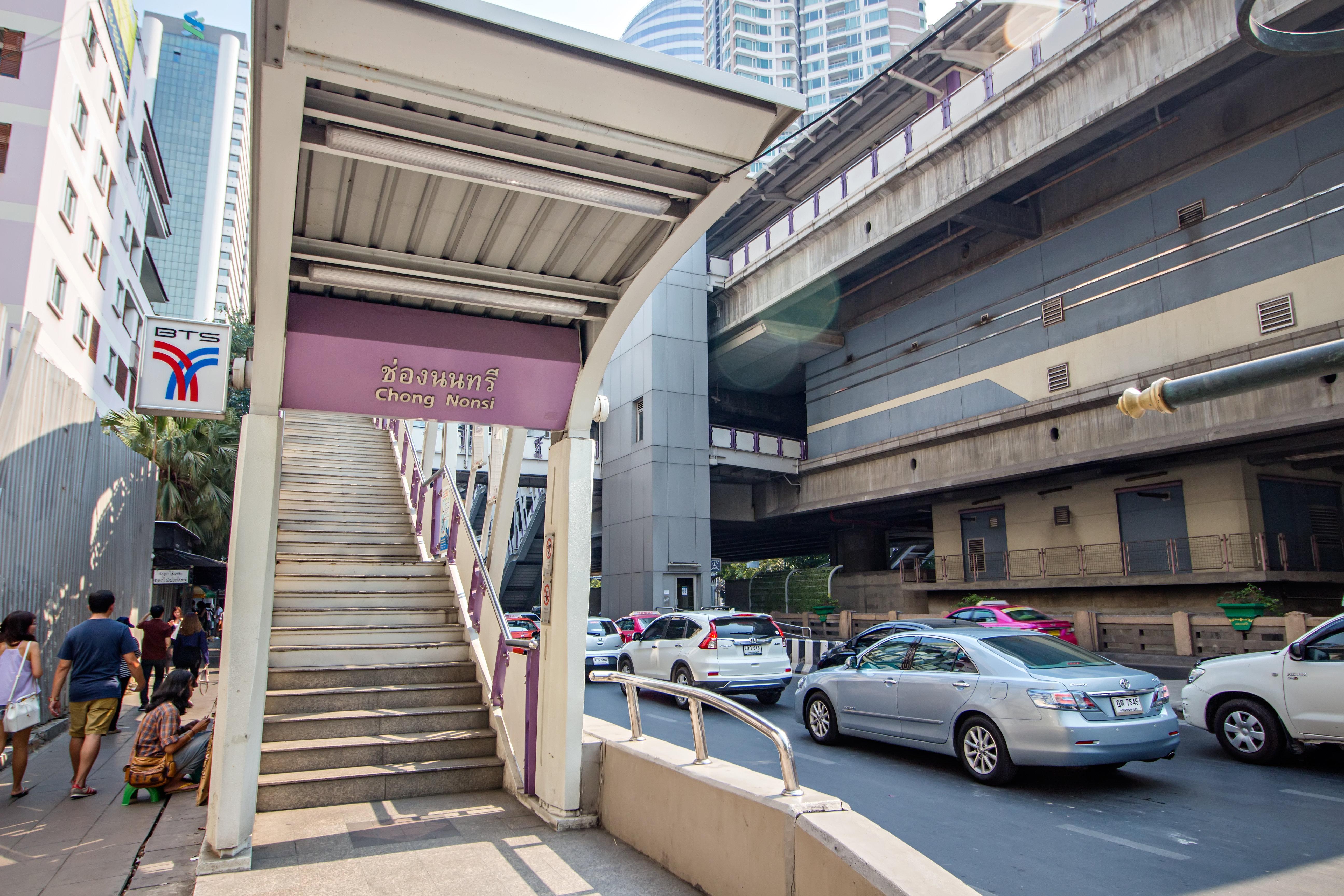 Holiday Inn Express Bangkok Sathorn By Ihg Exterior foto